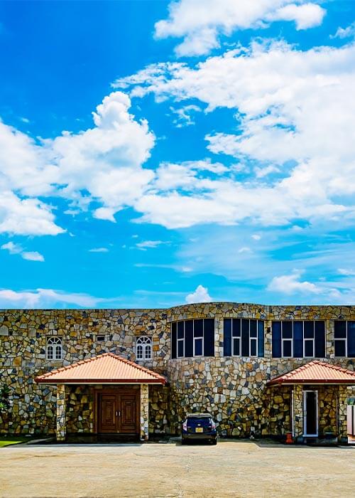 ⁠Far Inn Beach Hotel